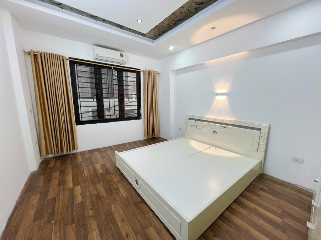 Bán nhà lĩnh nam 5 tầng dân xây ngõ thông ô tô đỗ cửa kinh doanh hoàng mai